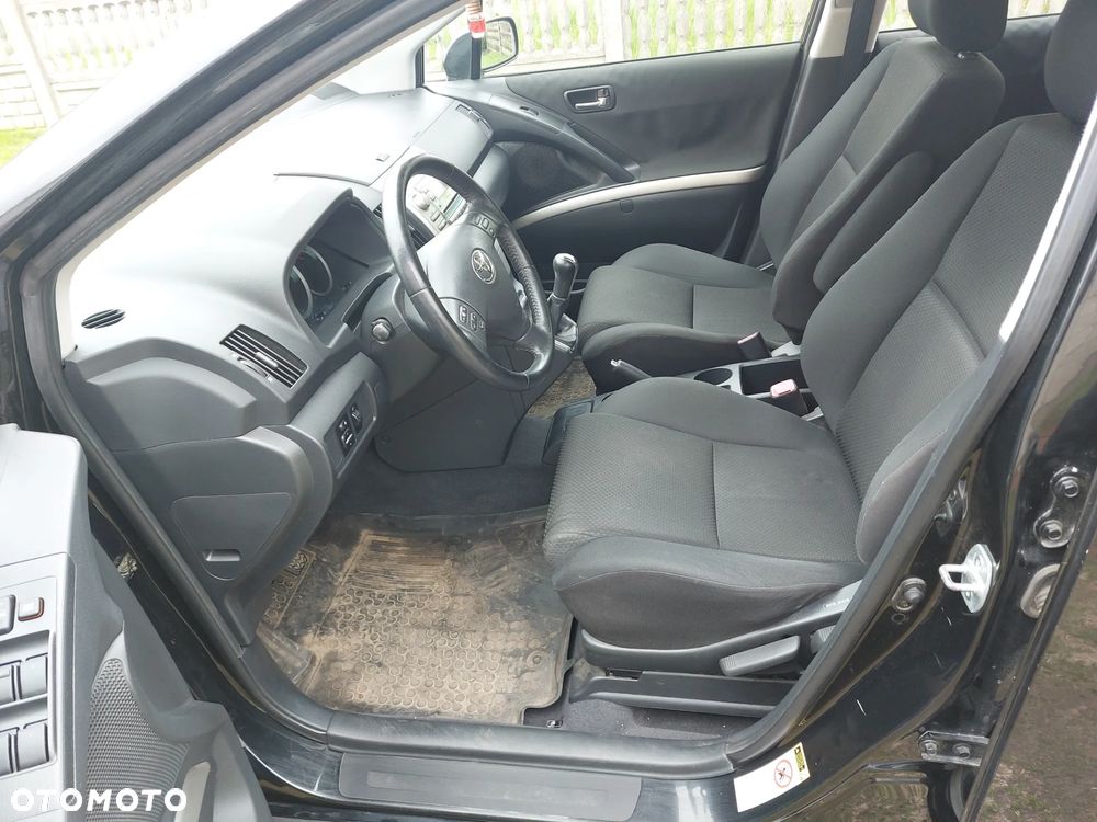 Toyota Corolla Verso 2.0 D-4D - 5
