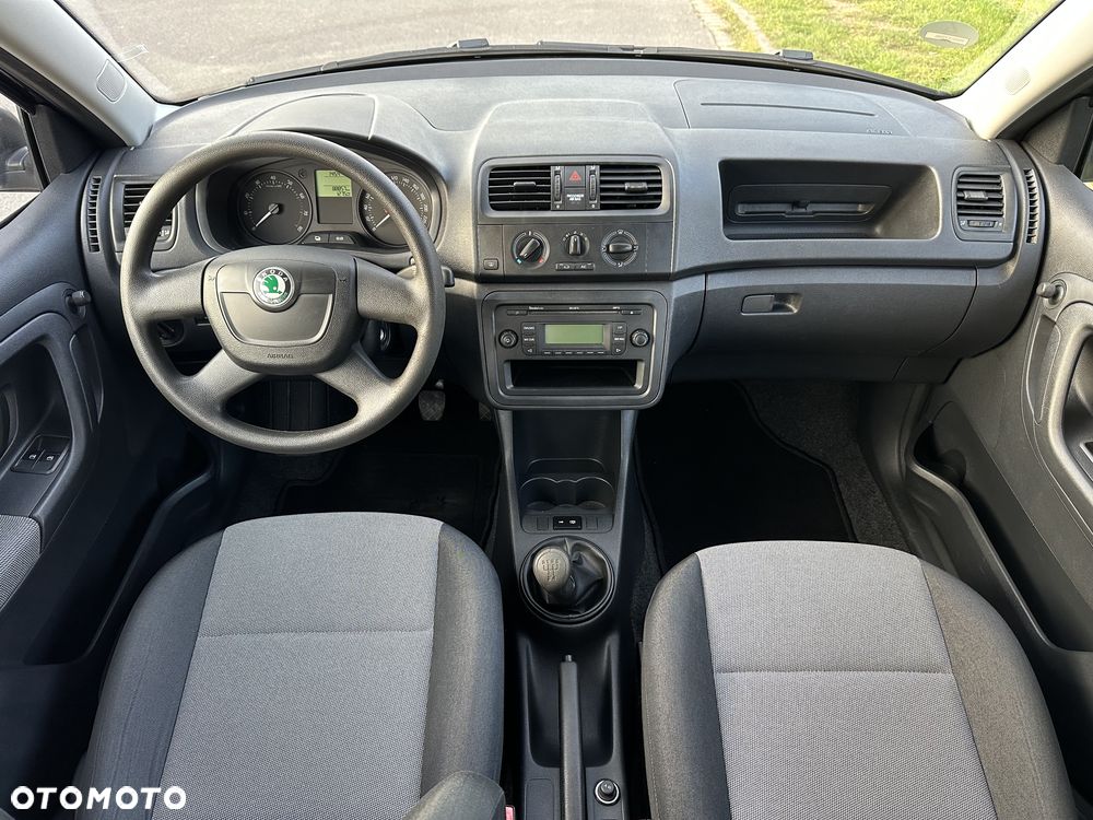 Skoda Fabia 1.2 HTP STYLE Edition - 5