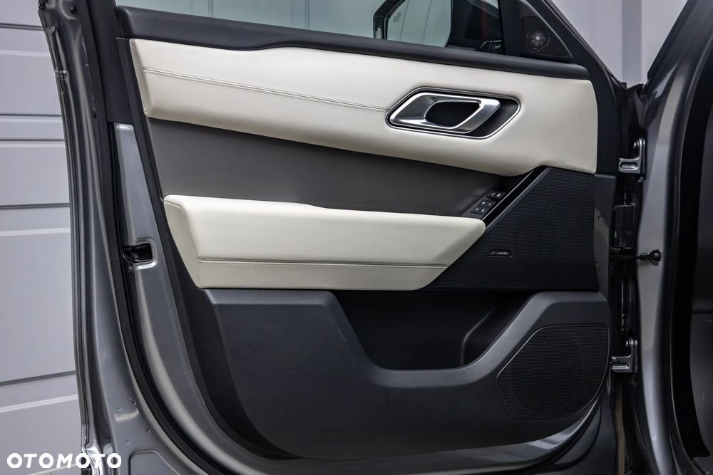 Land Rover Range Rover Velar 3.0 D300 mHEV SE - 13