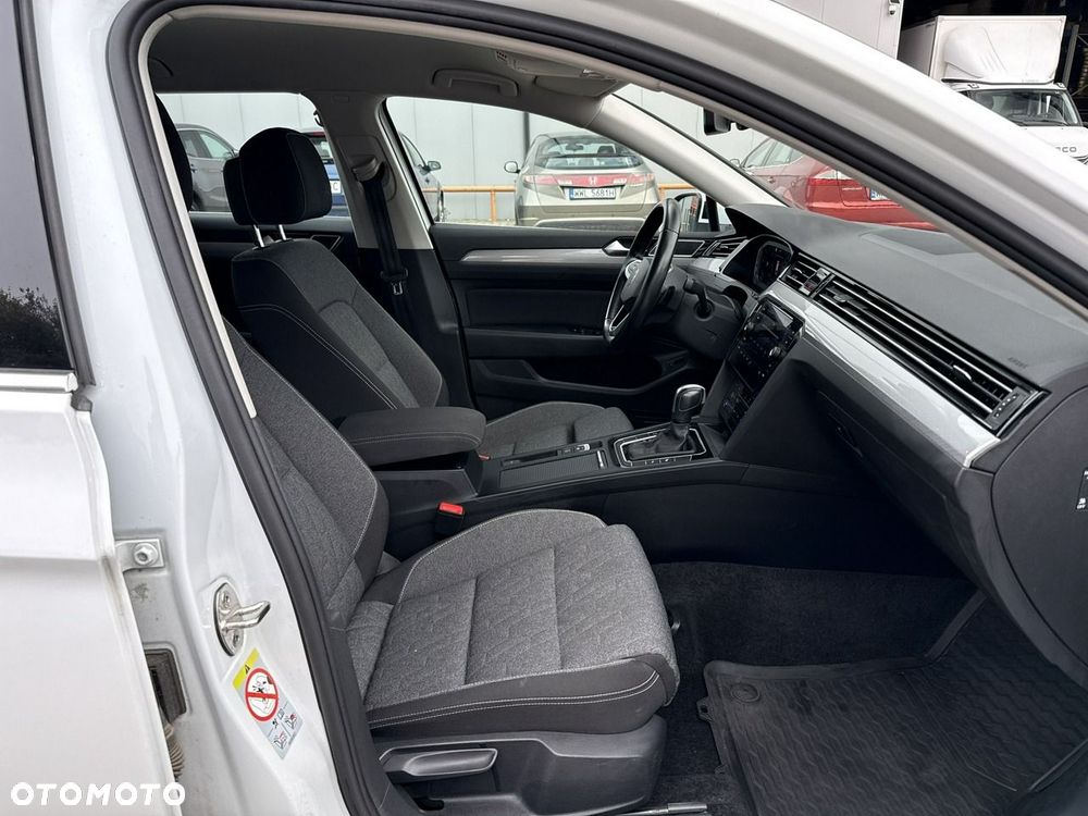 Volkswagen Passat 2.0 TDI SCR DSG Business - 20