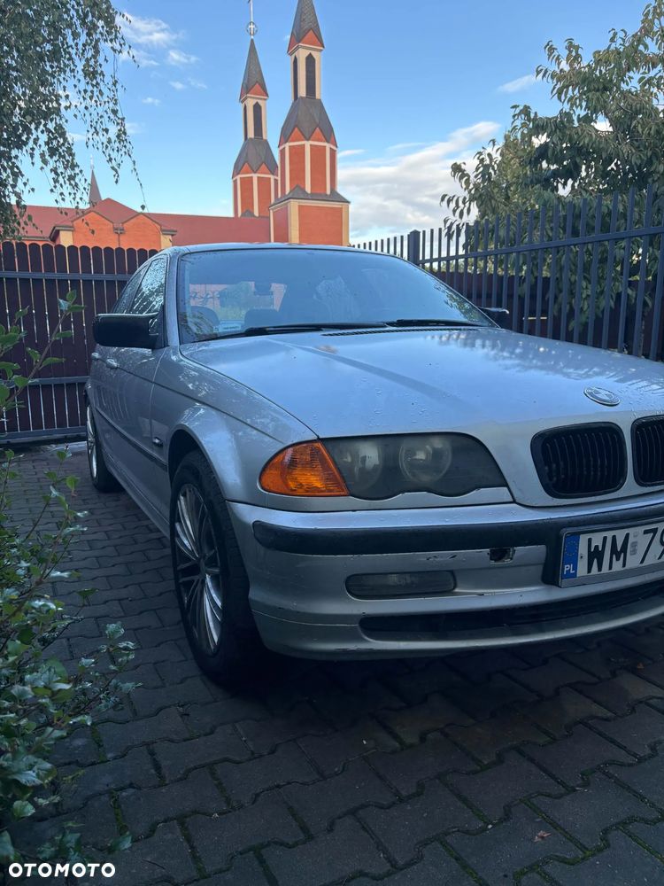 BMW Seria 3 323i - 5