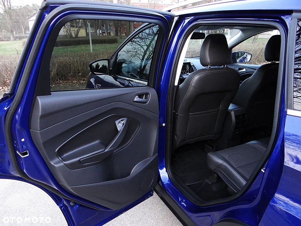 Ford Kuga 1.5 EcoBoost 2x4 Titanium - 35