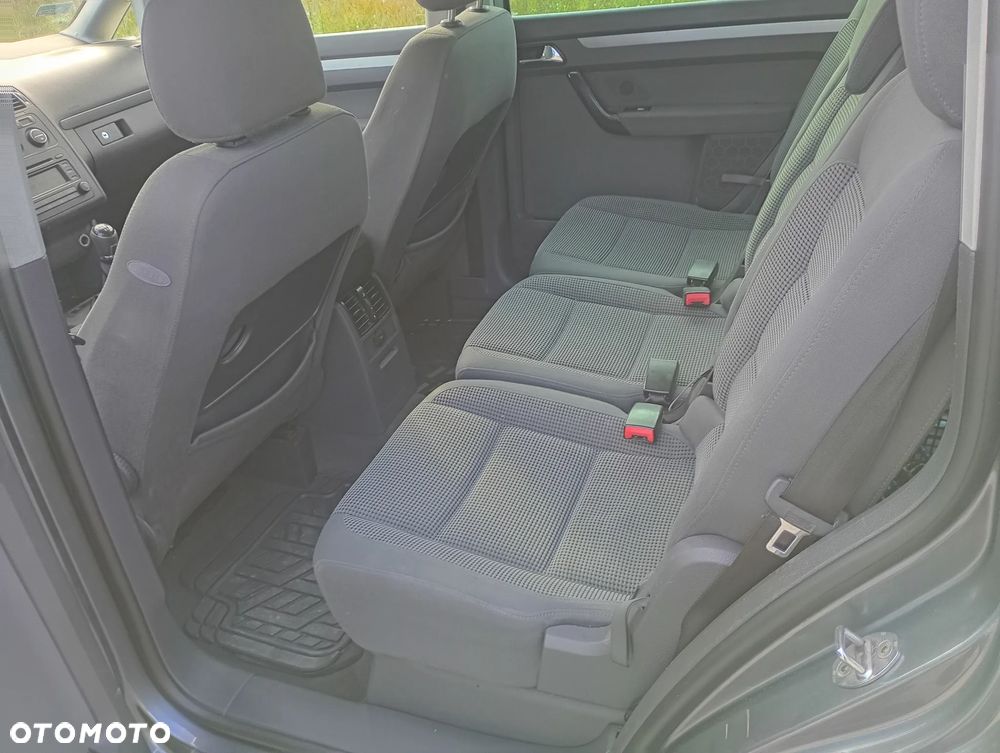 Volkswagen Touran 1.9 TDI Highline - 10