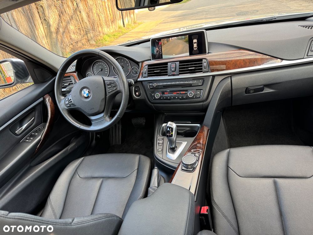 BMW Seria 3 328i xDrive Sport Line - 15