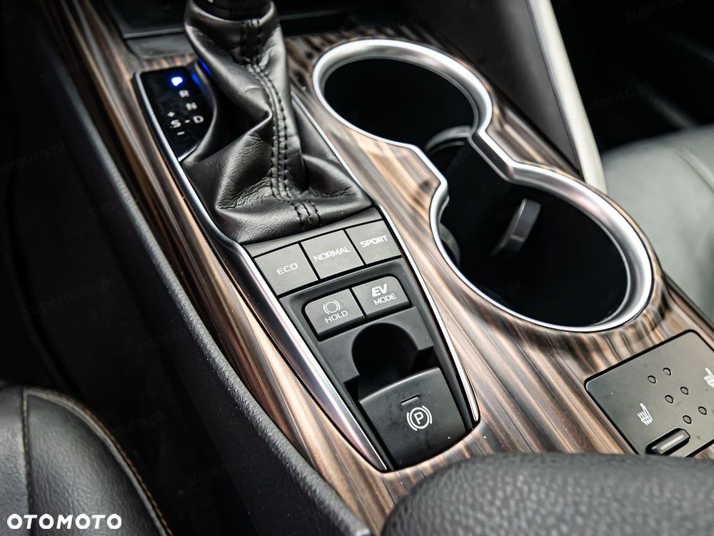 Toyota Camry 2.5 Hybrid Executive CVT - 26