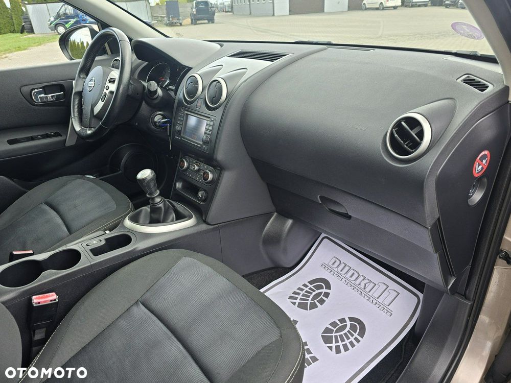 Nissan Qashqai+2 - 23