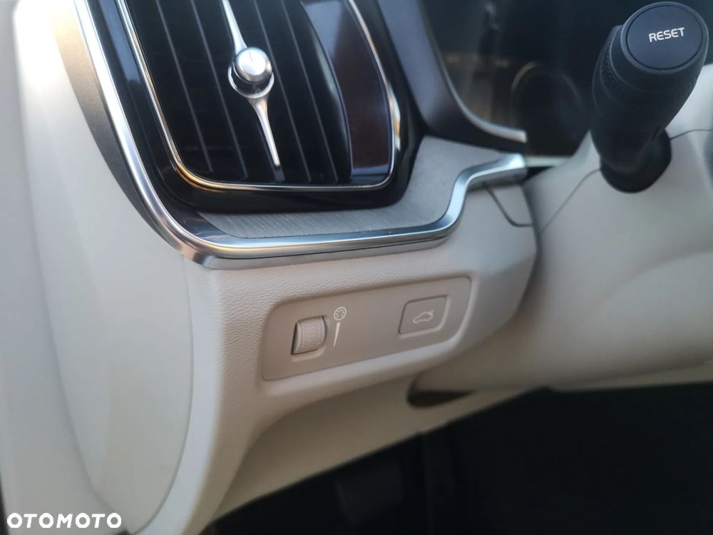 Volvo V60 Cross Country T5 Geartronic Momentum - 20