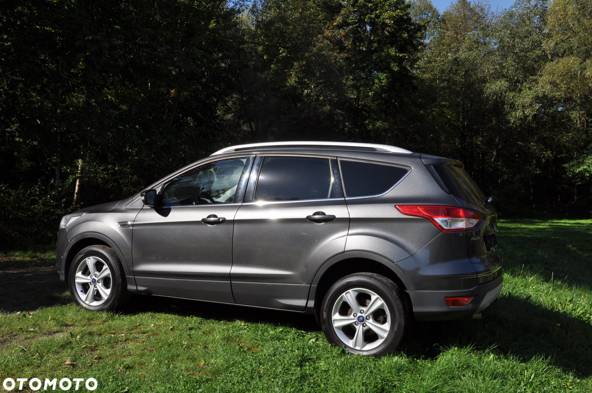 Ford Kuga 1.6 EcoBoost 2x4 Titanium - 6