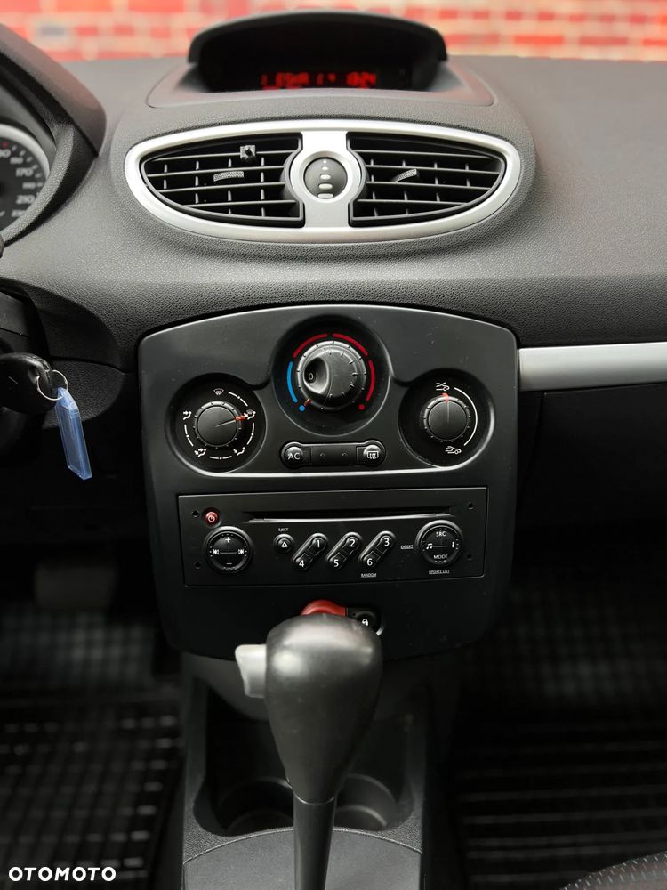 Renault Clio - 29