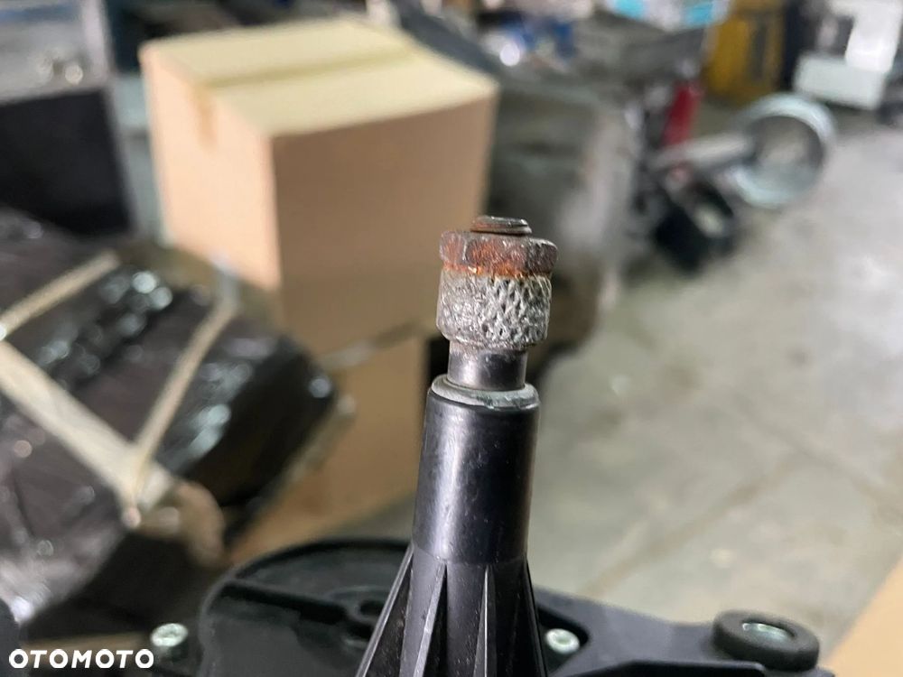 SILNICZEK WYCIERACZKI TYŁ OPEL  53013912 - 4