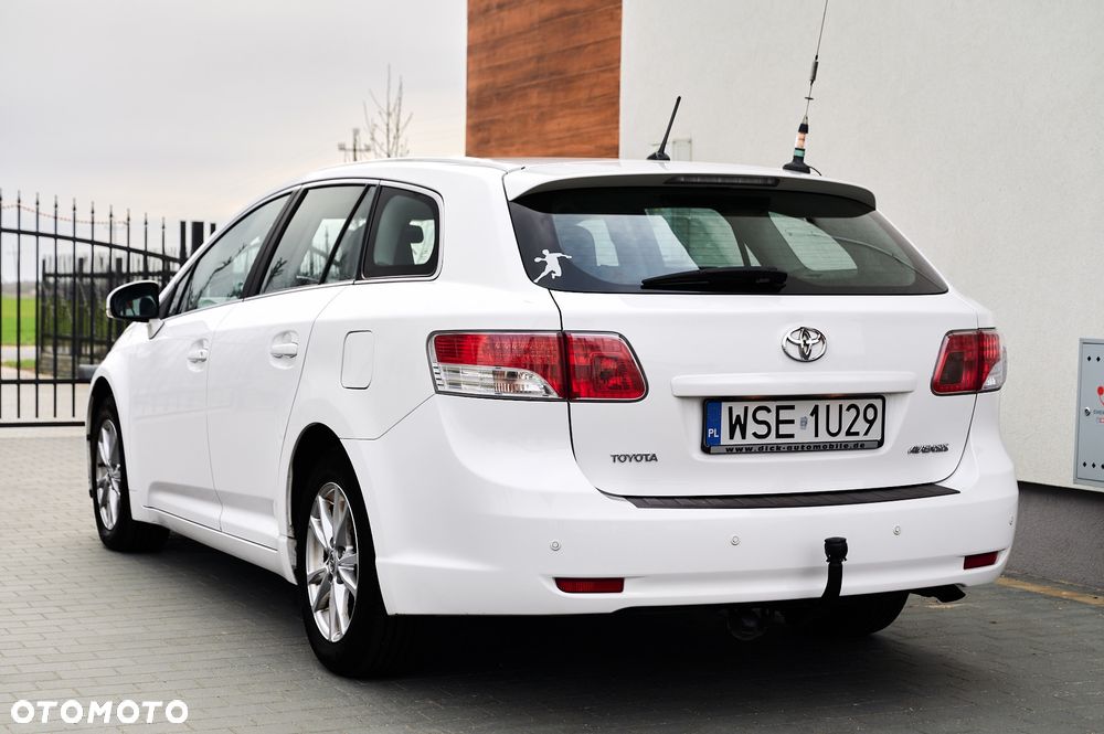 Toyota Avensis 2.0 D-4D Executive - 12