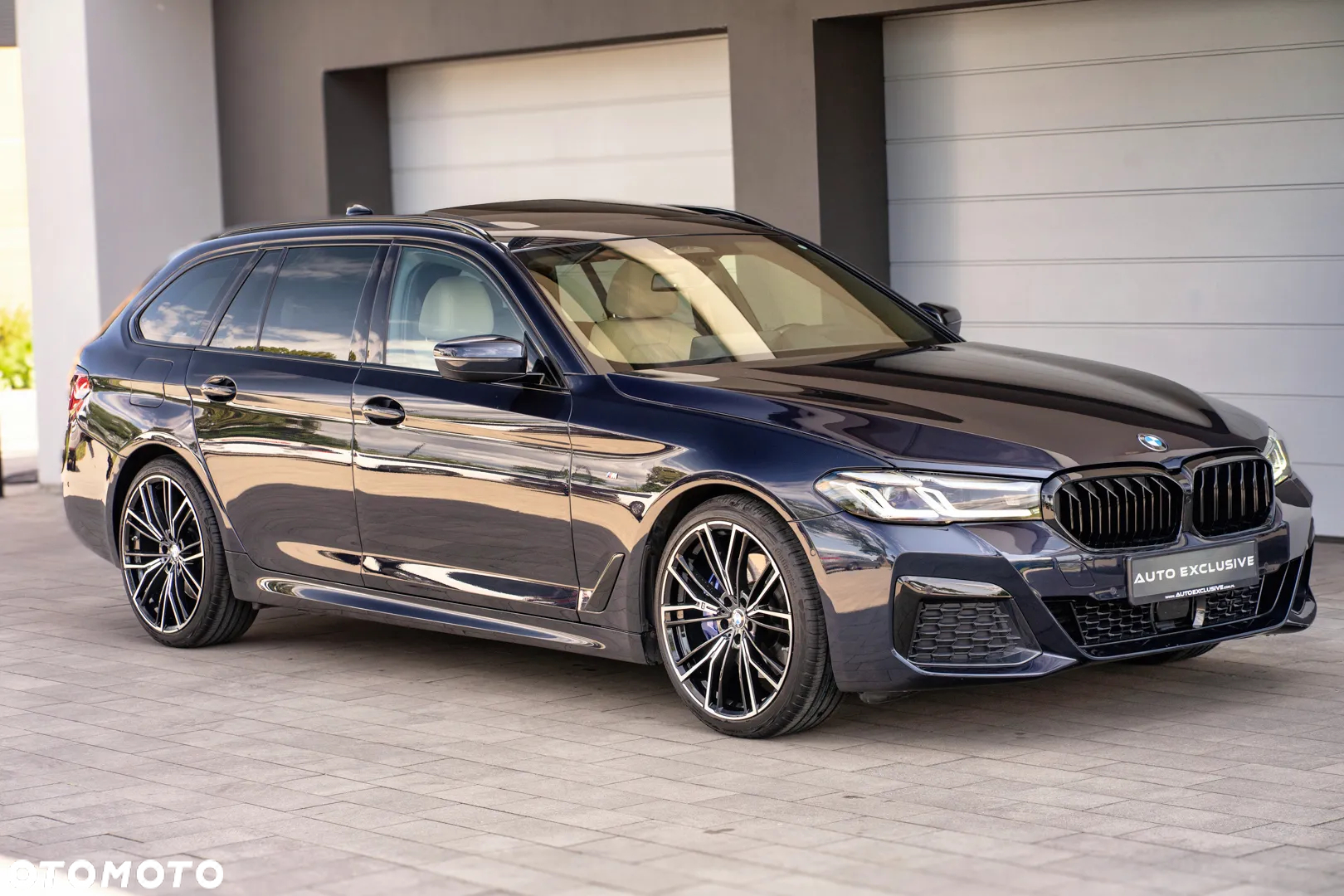 BMW Seria 5 530d xDrive Touring M Sport Edition - 14