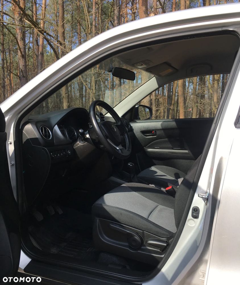 Suzuki Vitara 1.6 Comfort 2WD - 12