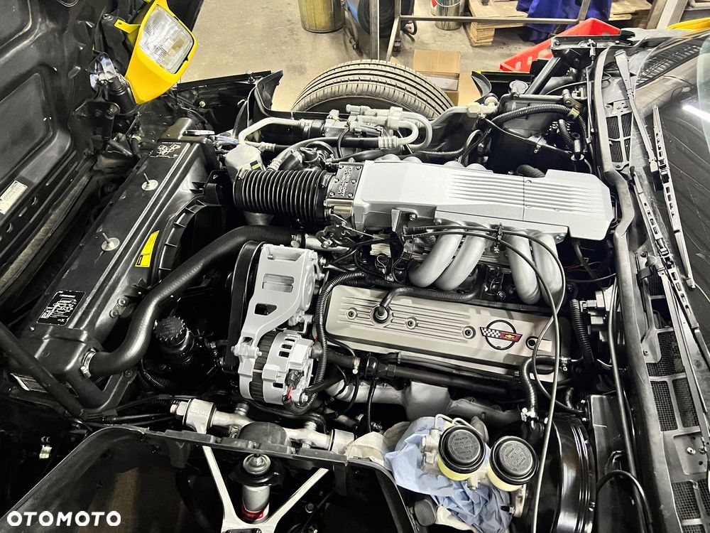 Chevrolet Corvette - 22