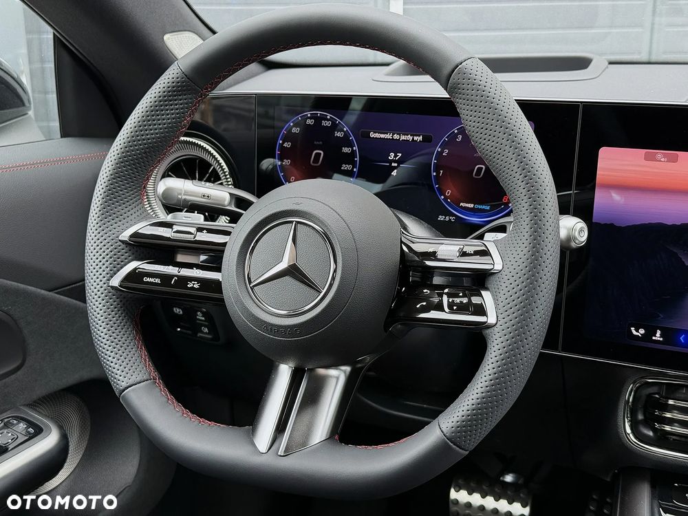 Mercedes-Benz CLA - 11