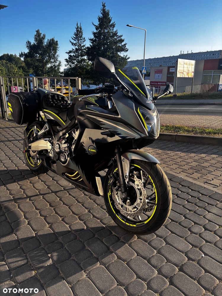 Honda CBR - 1
