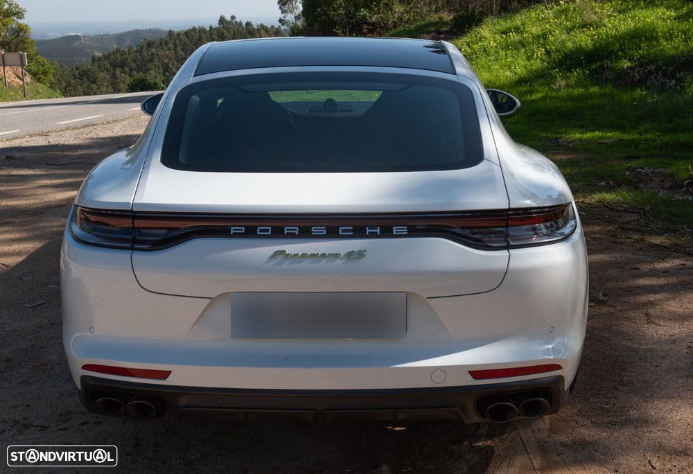 Porsche Panamera - 4