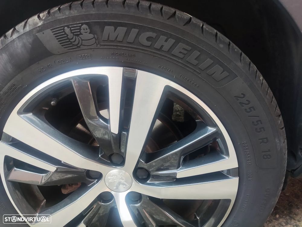 Peugeot 5008 1.5 BlueHDi Allure Pack EAT8 - 33