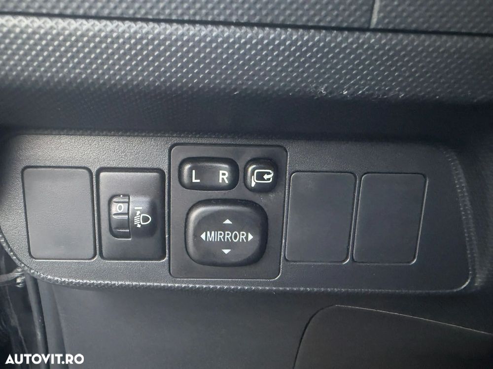 Toyota Auris 1.8 L VVT-i Luna - 13