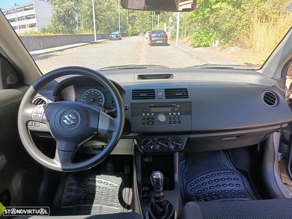 Suzuki Swift 1.3 DDiS GLX - 12