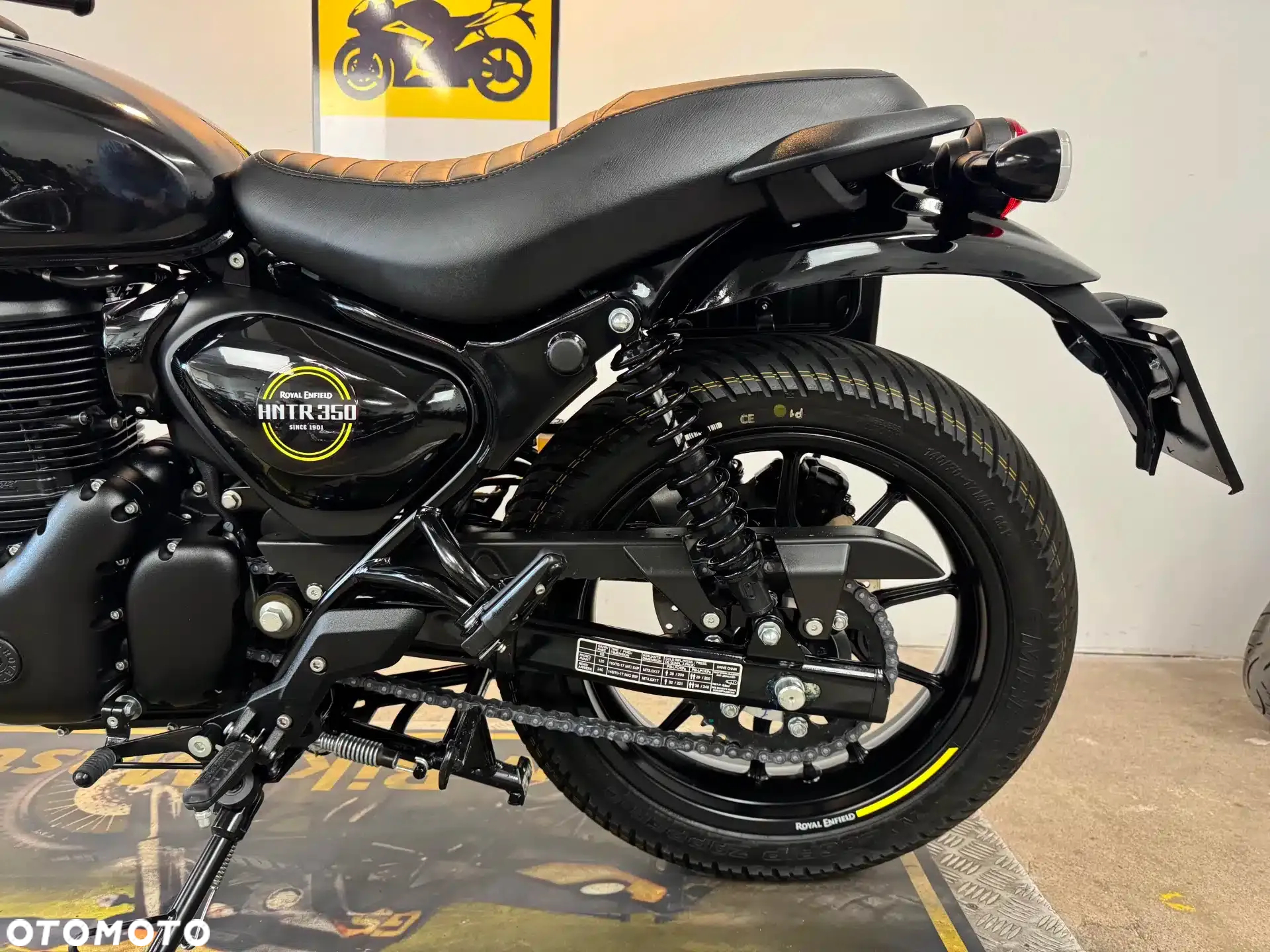 Royal Enfield HNTR - 26