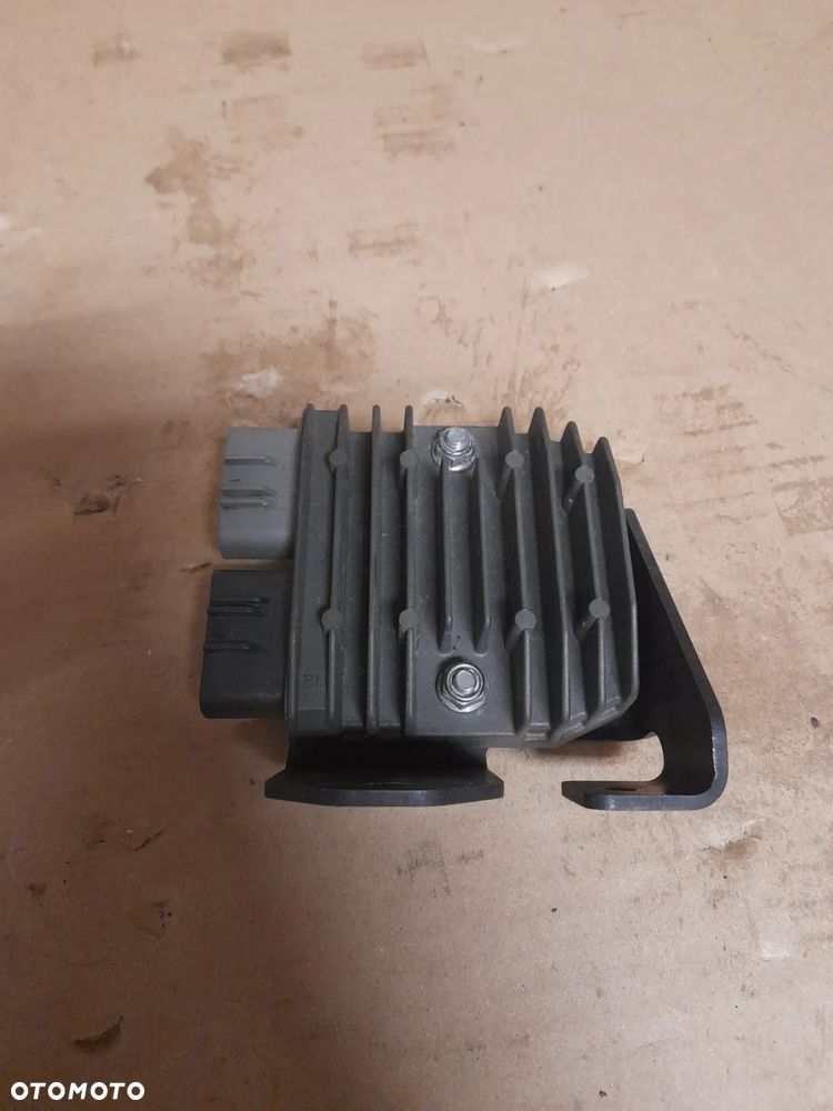 triumph street triple 675 regulator napięcia - 2