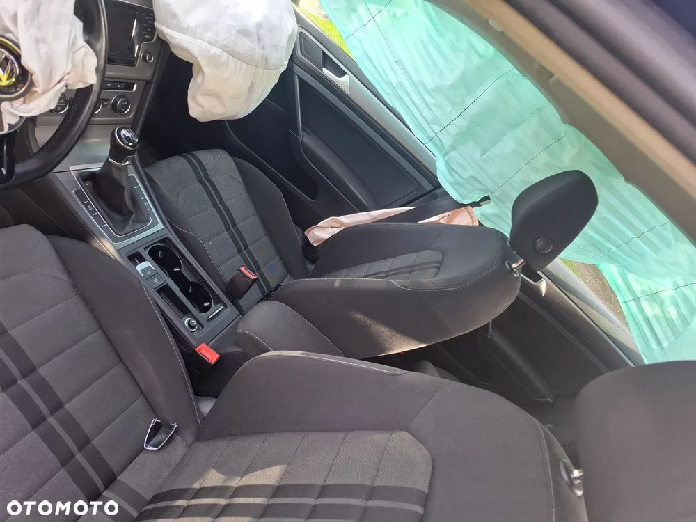 Volkswagen Golf - 9