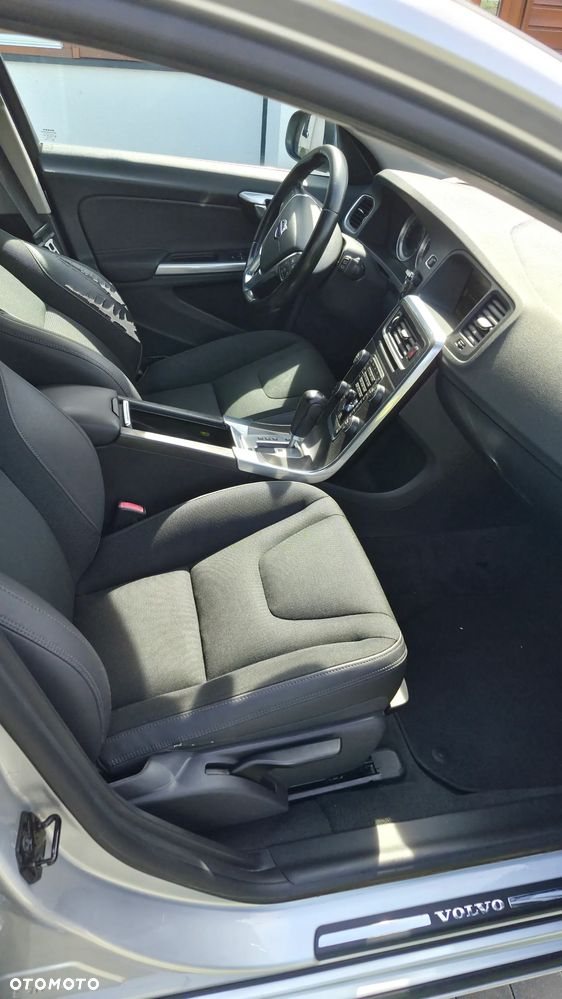 Volvo V60 D3 Geartronic Summum - 12