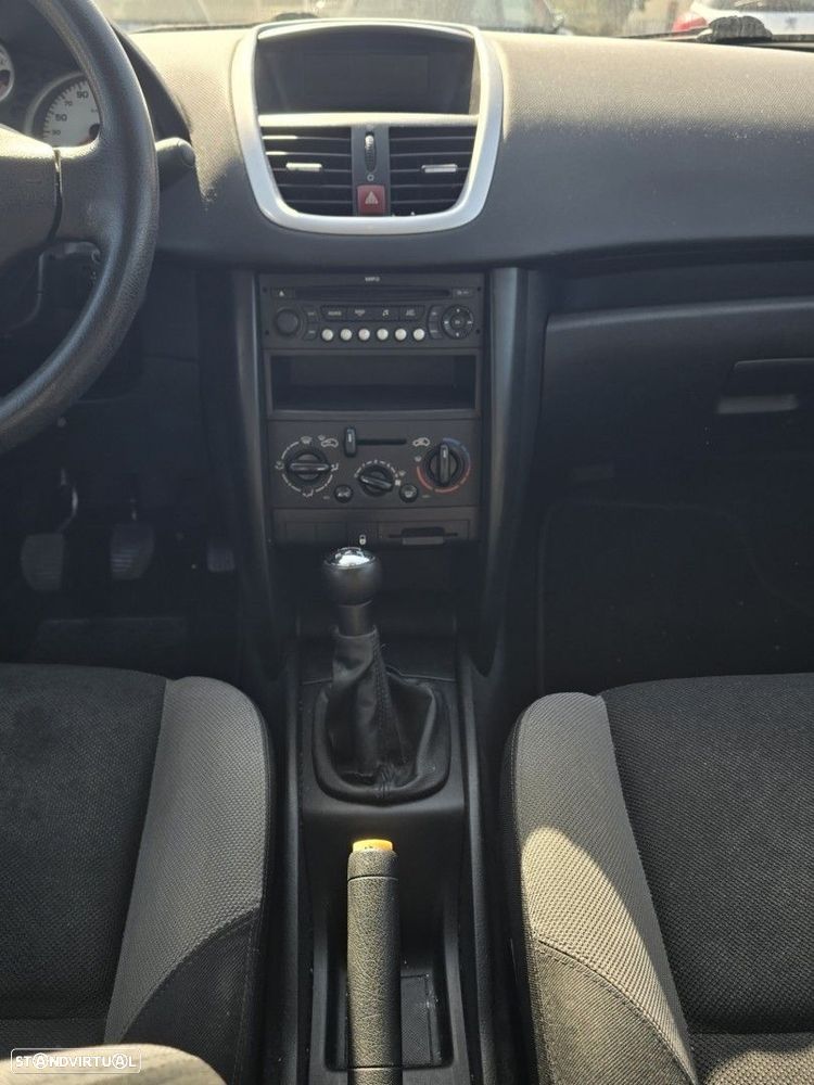 Peugeot 207 1.4 16V Trendy - 16