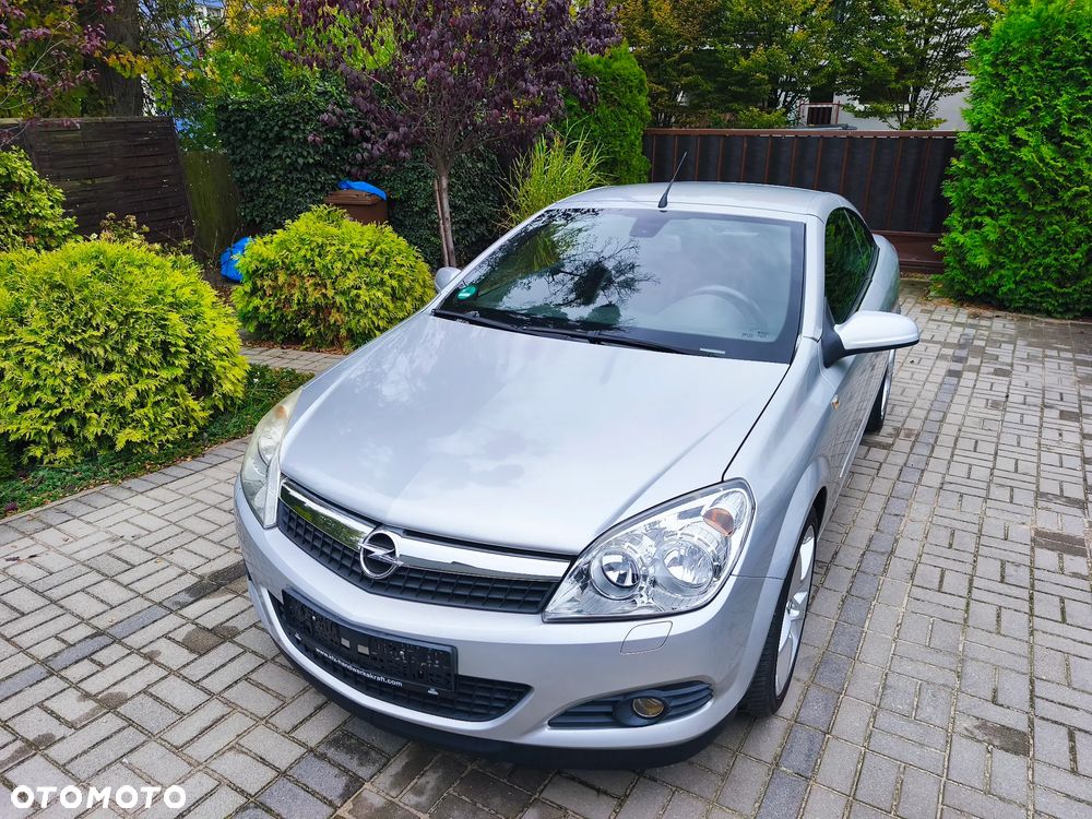 Opel Astra TwinTop 1.8 Cosmo - 4