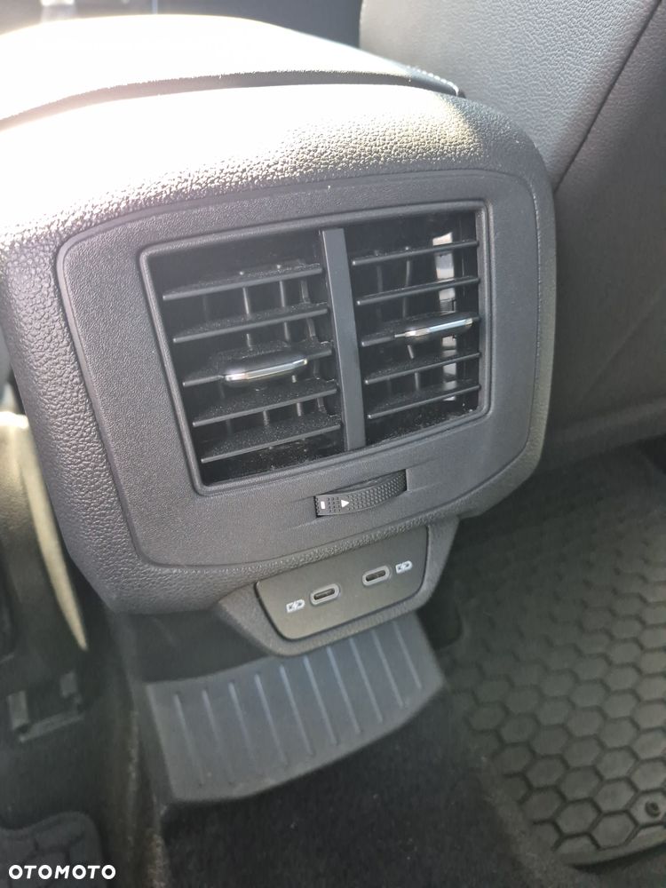 Volkswagen T-Roc 1.5 TSI R-Line DSG - 13