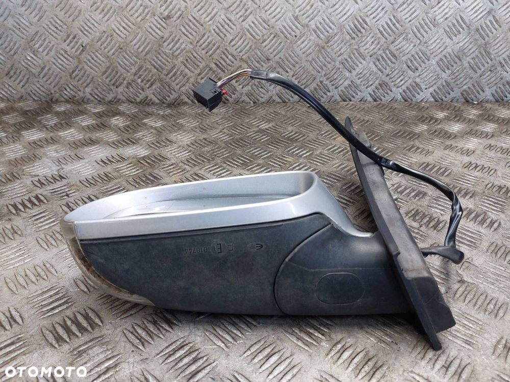 LUSTERKO LEWE ELEKTRYCZNE VOLKSWAGEN TOURAN I LA7W 6 PIN EU - 5