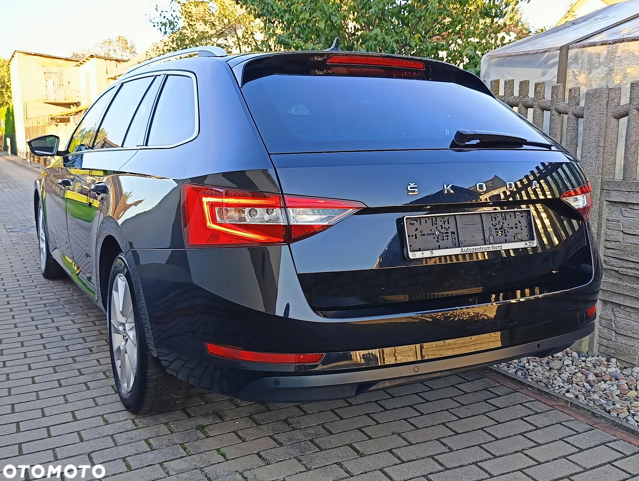 Skoda Superb Combi 2.0 TDI DSG Ambition - 14