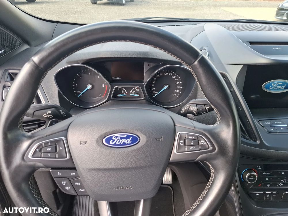 Ford Kuga 2.0 TDCi 4WD Powershift ST-Line - 11