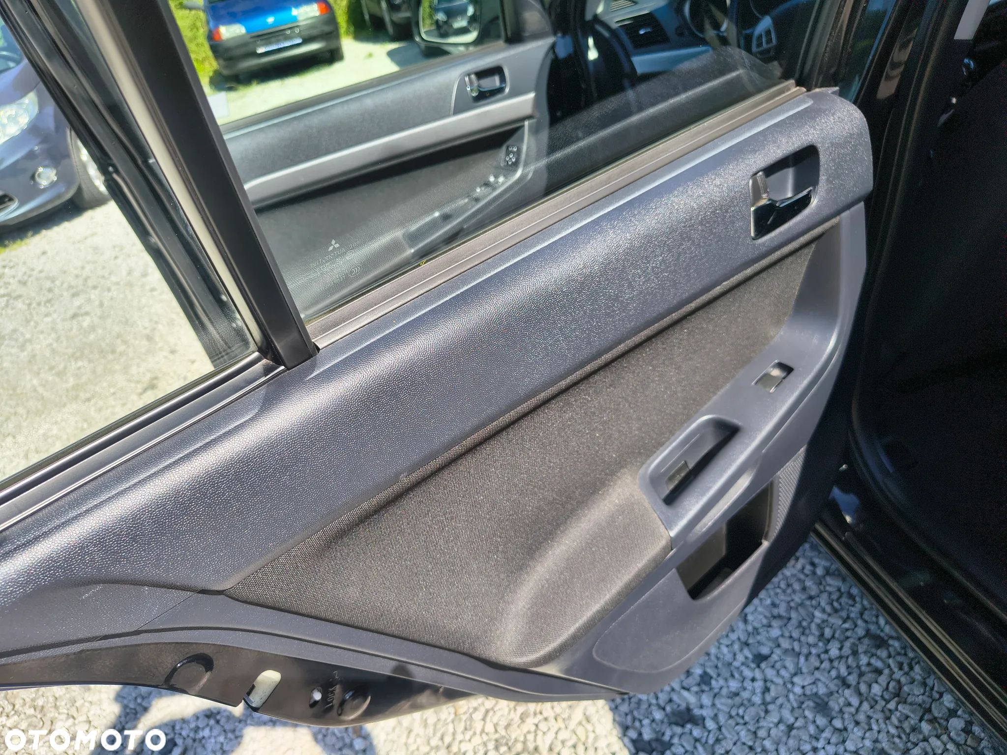 Mitsubishi Lancer 1.5 Invite - 21