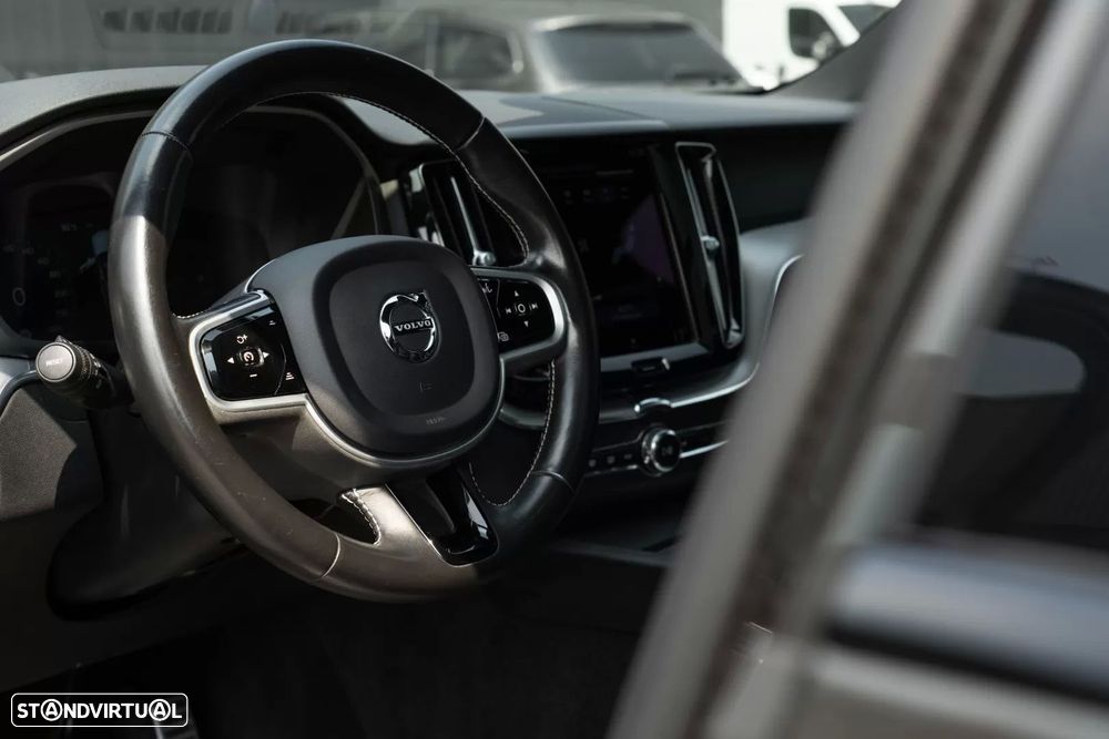 Volvo XC 60 2.0 B5 R-Design - 12