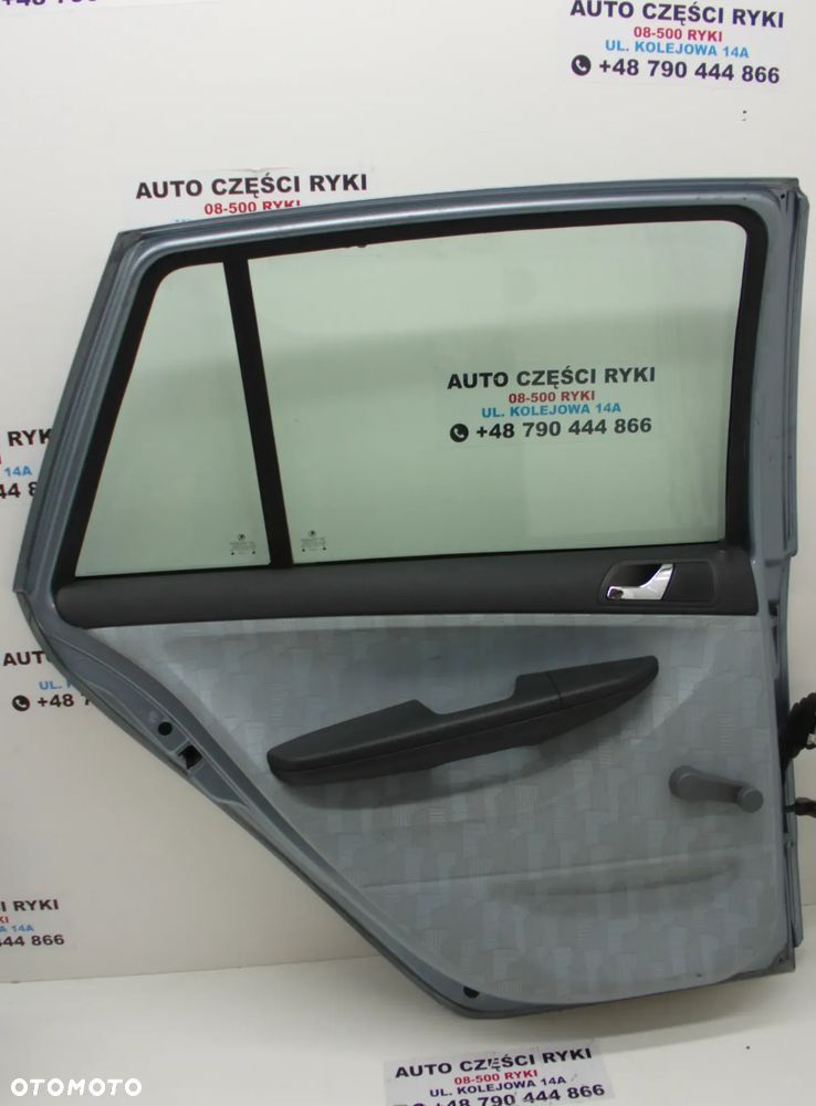 Skoda Fabia I Kombi Drzwi Lewe Prawe TYŁ 9151 - 7