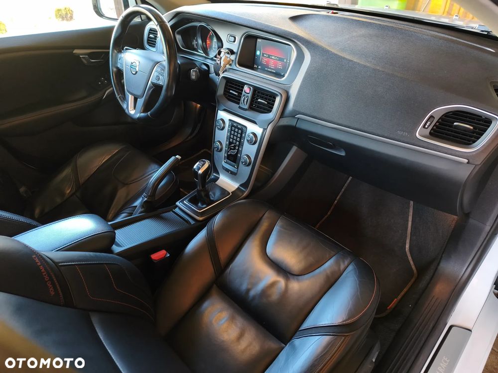 Volvo V40 D4 Drive-E Ocean Race - 18