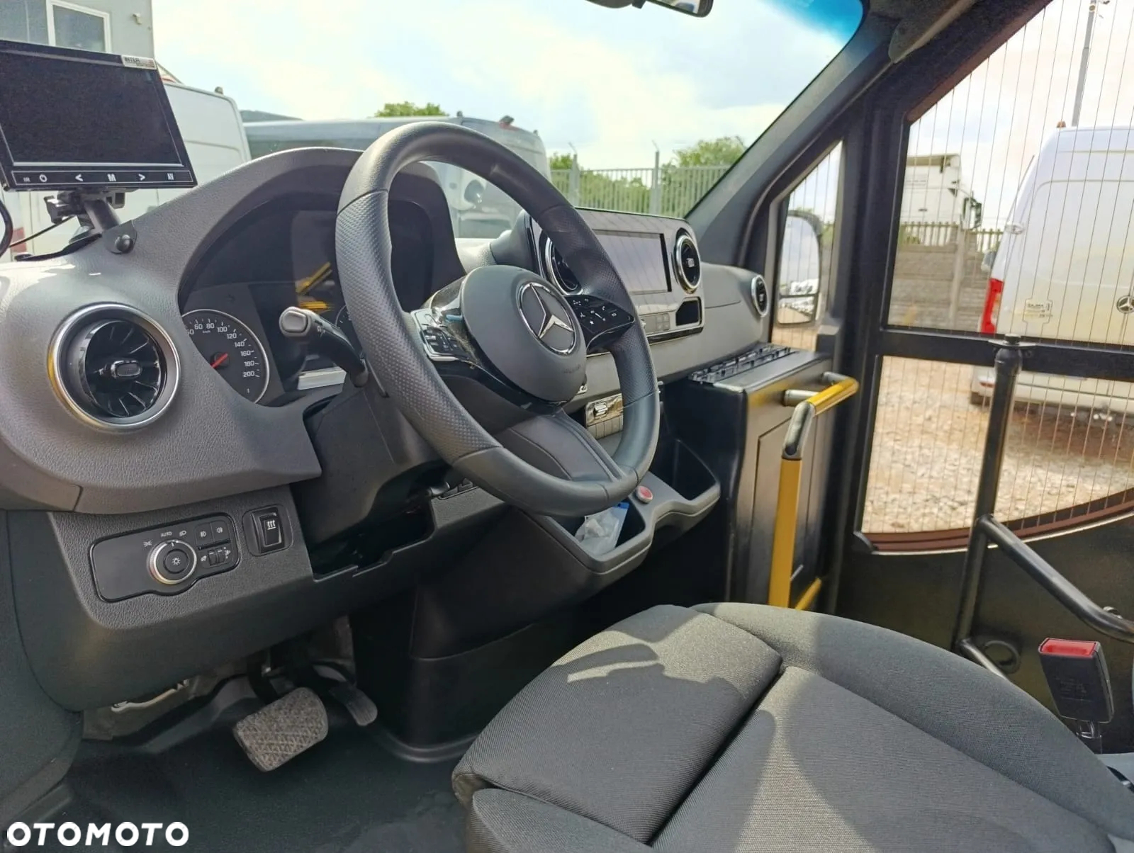 Mercedes-Benz Sprinter 517 CITY - 16