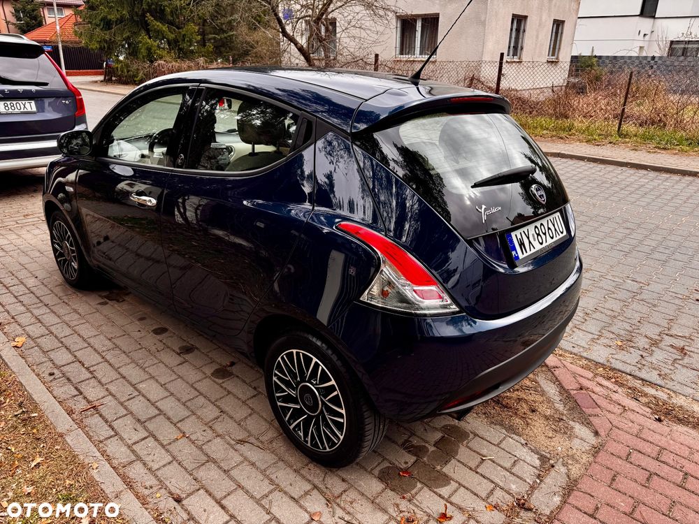 Lancia Ypsilon - 4