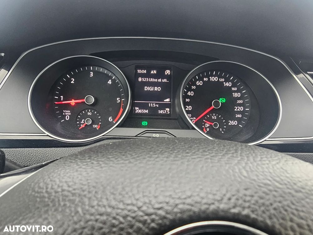 Volkswagen Passat Variant 1.6 TDI (BlueMotion Technology) DSG Comfortline - 13