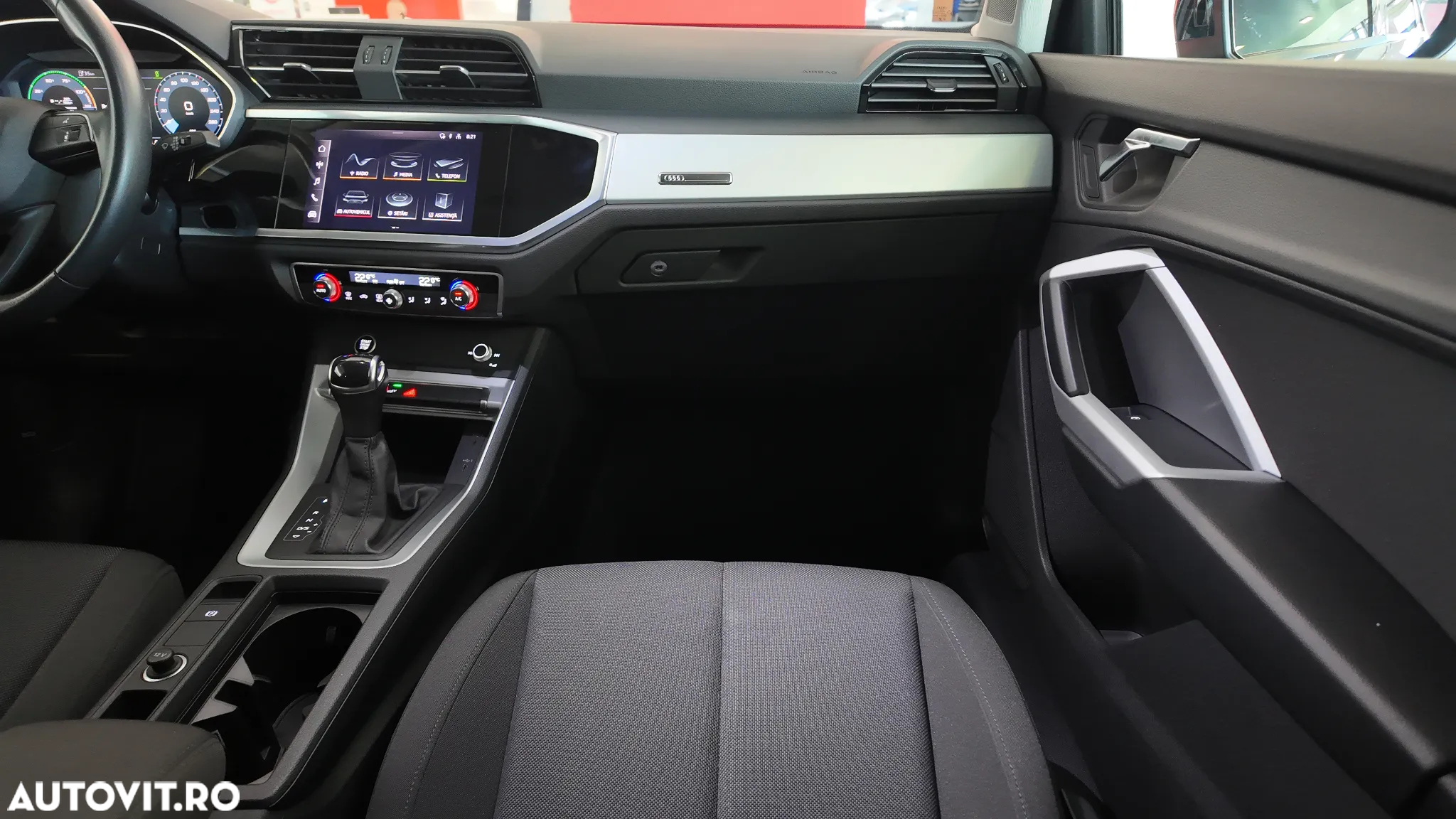 Audi Q3 45 TFSIe S tronic - 16