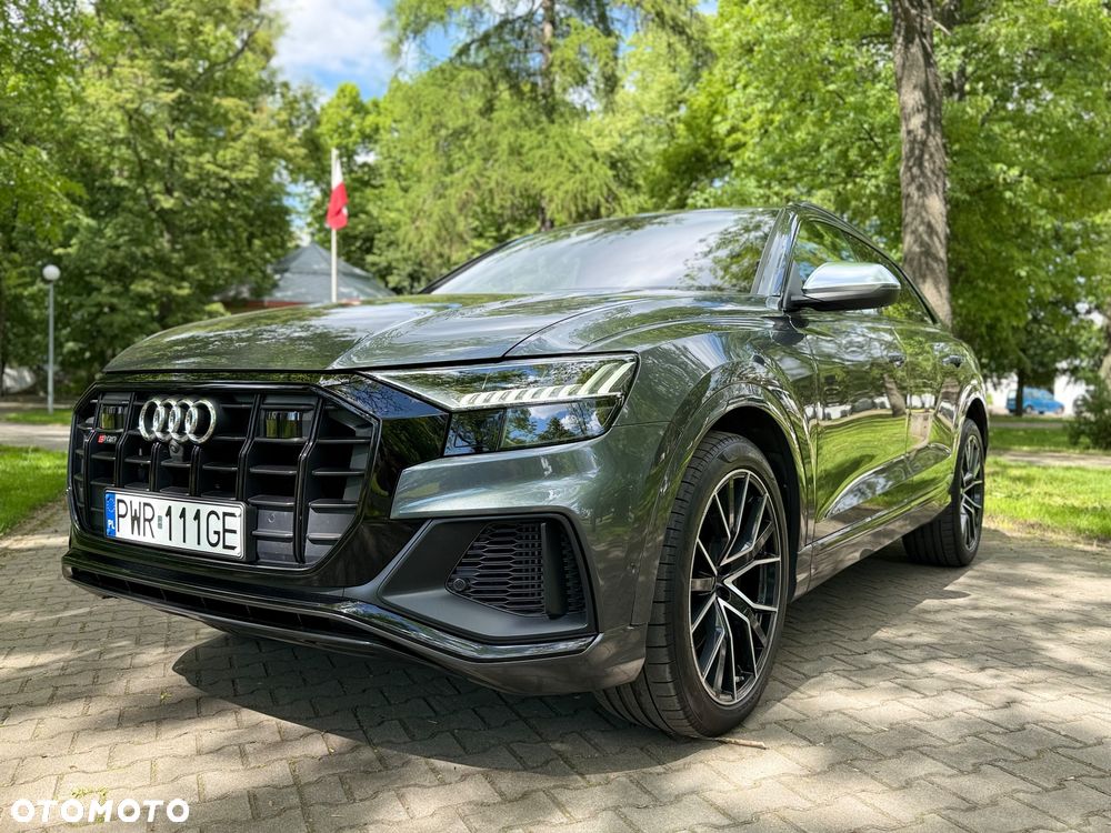 Audi SQ8 - 8
