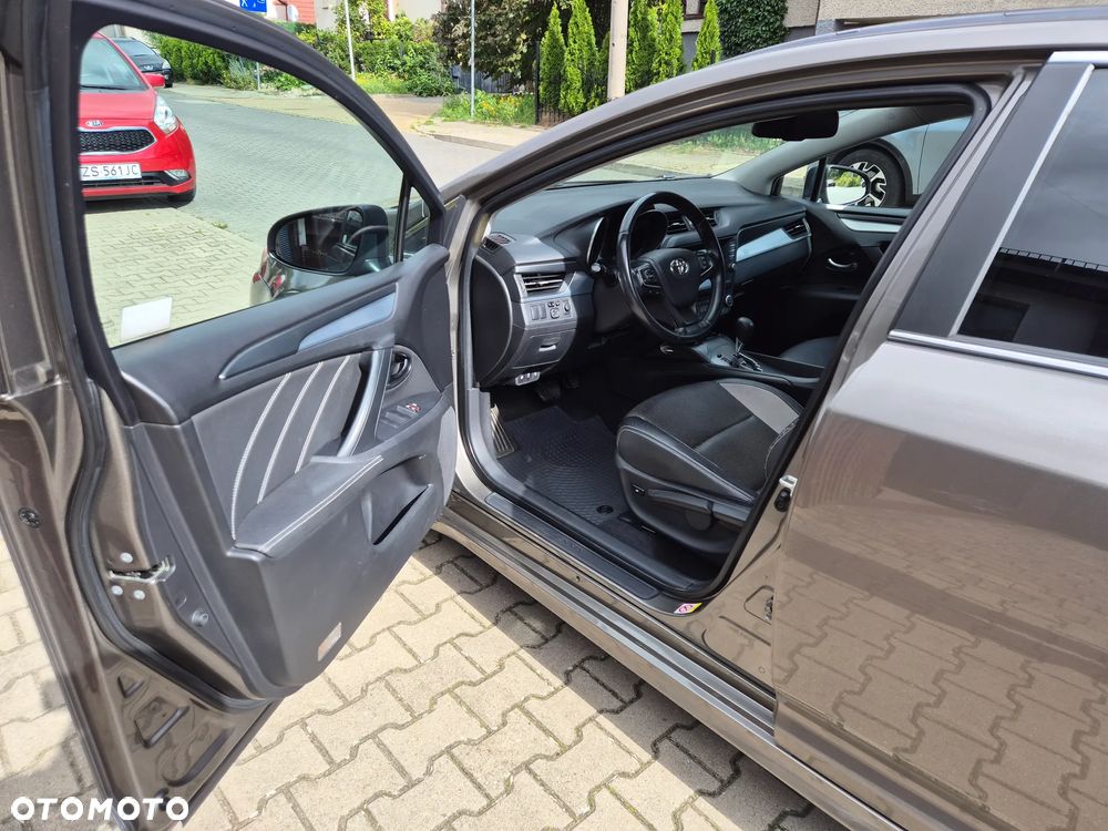 Toyota Avensis 1.8 Premium MS - 7
