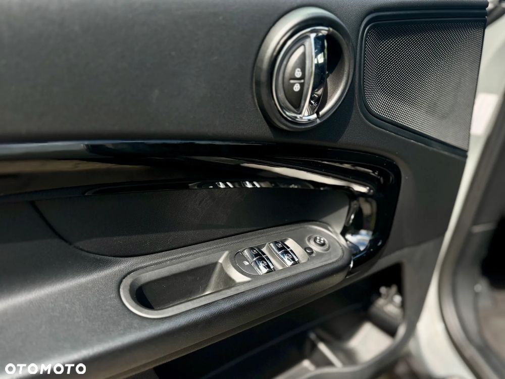 MINI Countryman Cooper SE ALL4 Classic Trim - 13