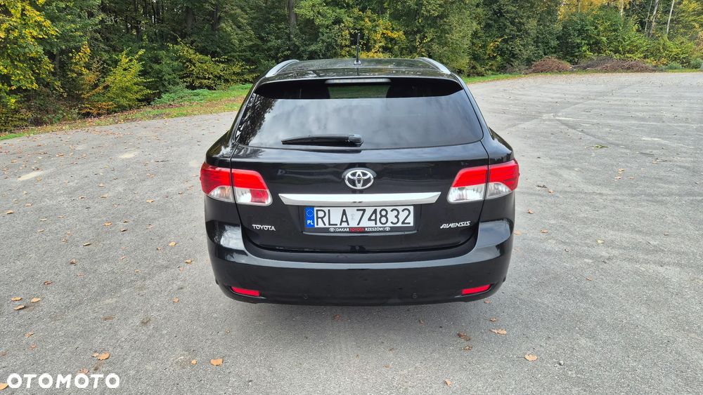 Toyota Avensis 2013 photo 5