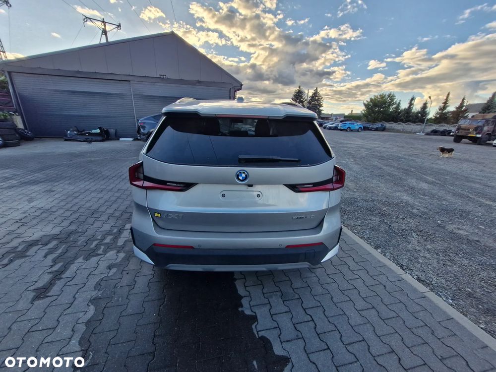 BMW Ix1 2025 photo 5