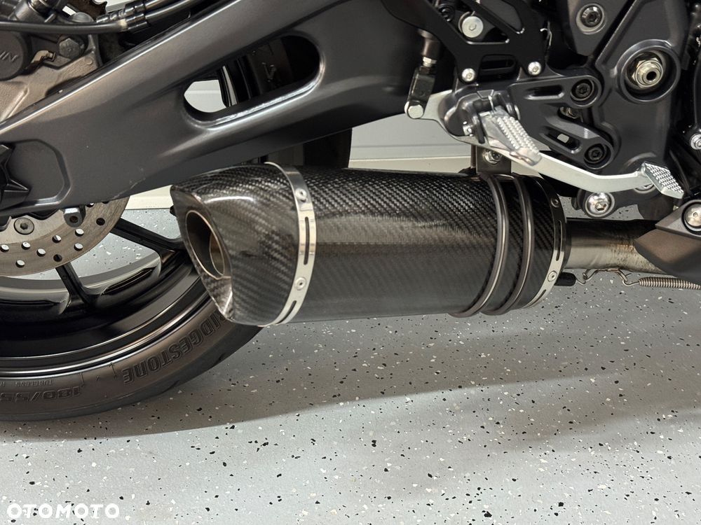 Yamaha R7 - 7