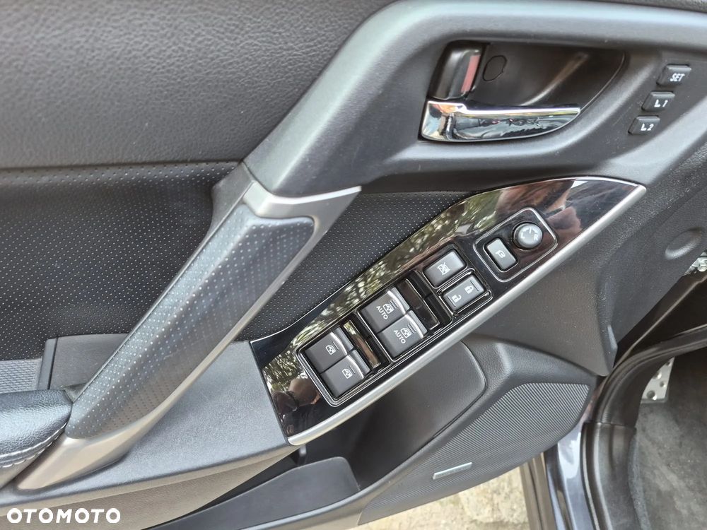 Subaru Forester 2.0 XT Platinum Lineartronic - 11
