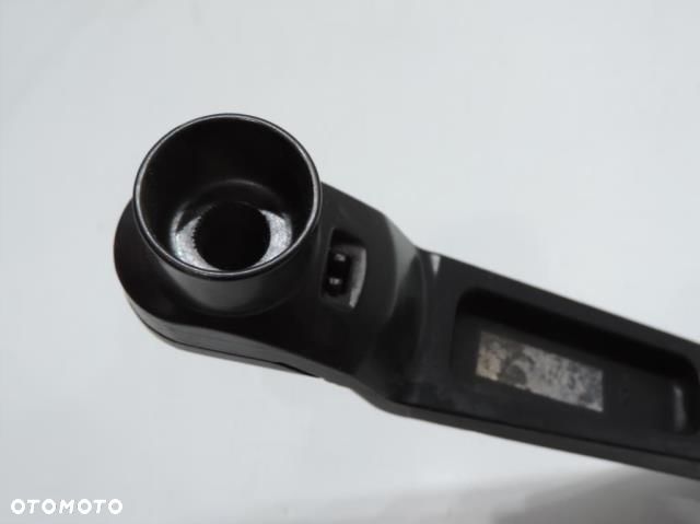 RAMIE WYCIERACZKI LEWE MAZDA 5 - 7